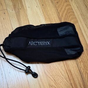 NWOT Arc'teryx Black Mesh Drawstring Bag